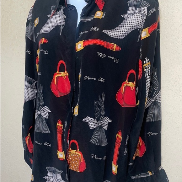 Piano vintage Chic Black Blouse with Red and Gold Accents - Picture 5 of 10